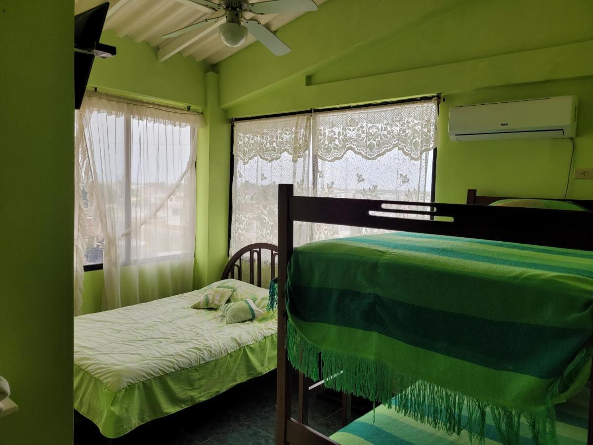 Hostal Haziel Salinas Kültér fotó