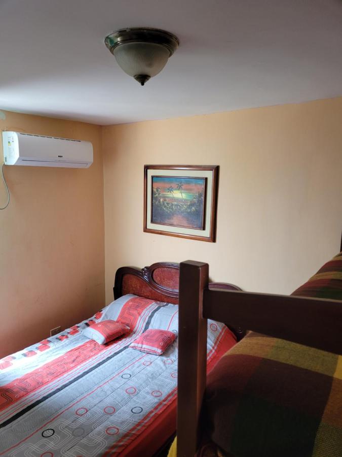 Hostal Haziel Salinas Kültér fotó
